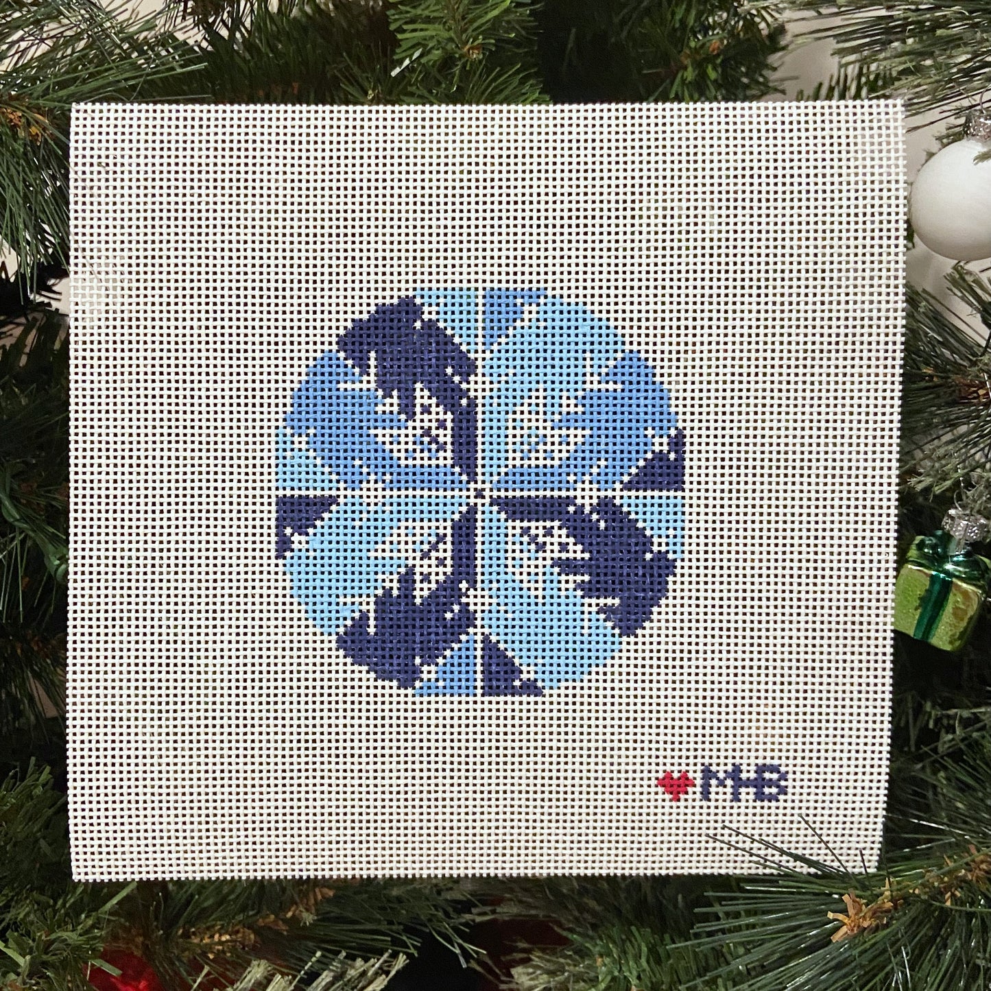 Snowflake BLues Round