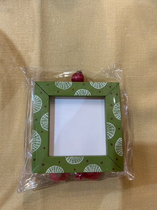 Painted Frame 2.5 inch square opening