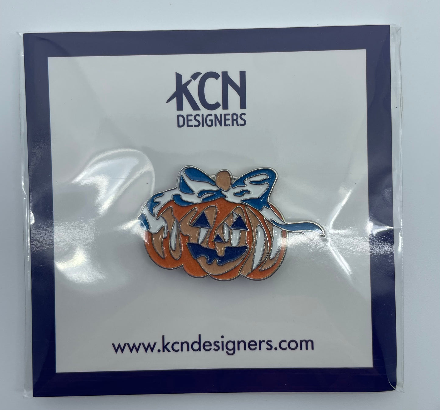 Pumpkin w/ Bow Needleminder