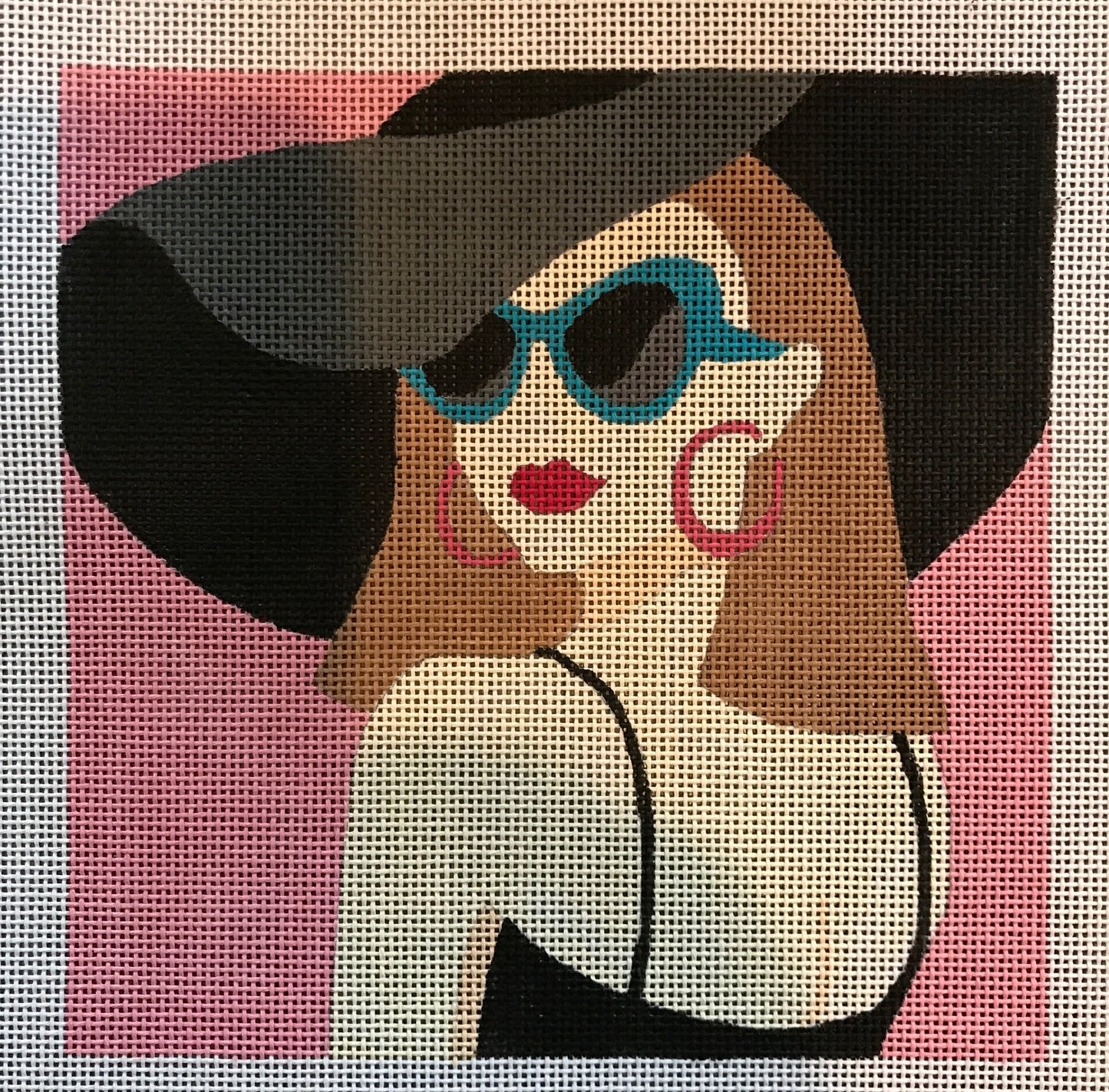 Femmes In Black Hat