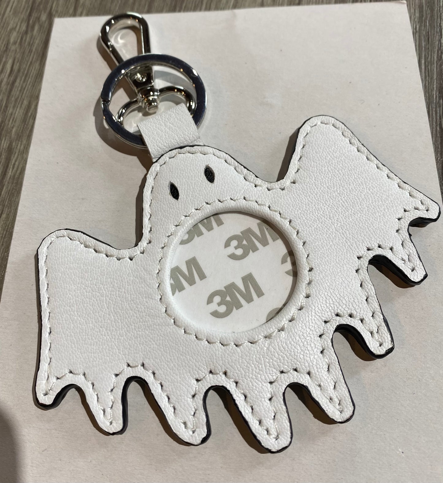 Bat Fob White