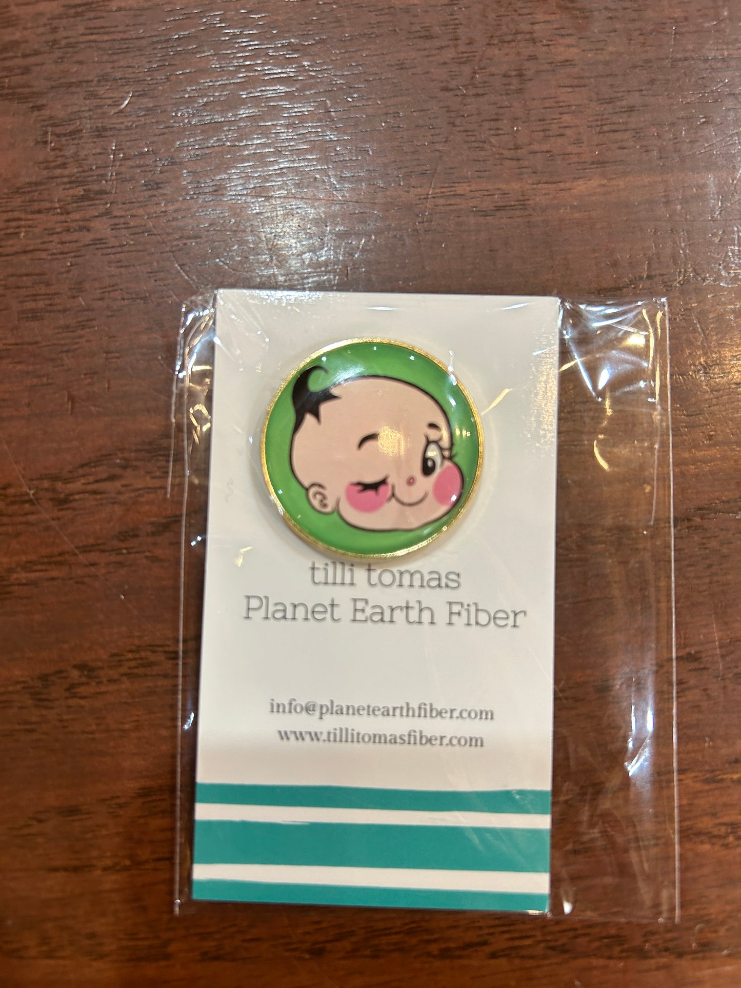 Winking Needleminder