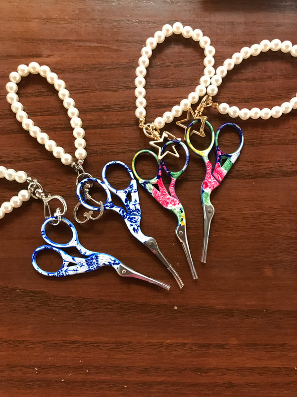 Scissor w/ Pearl Holder
