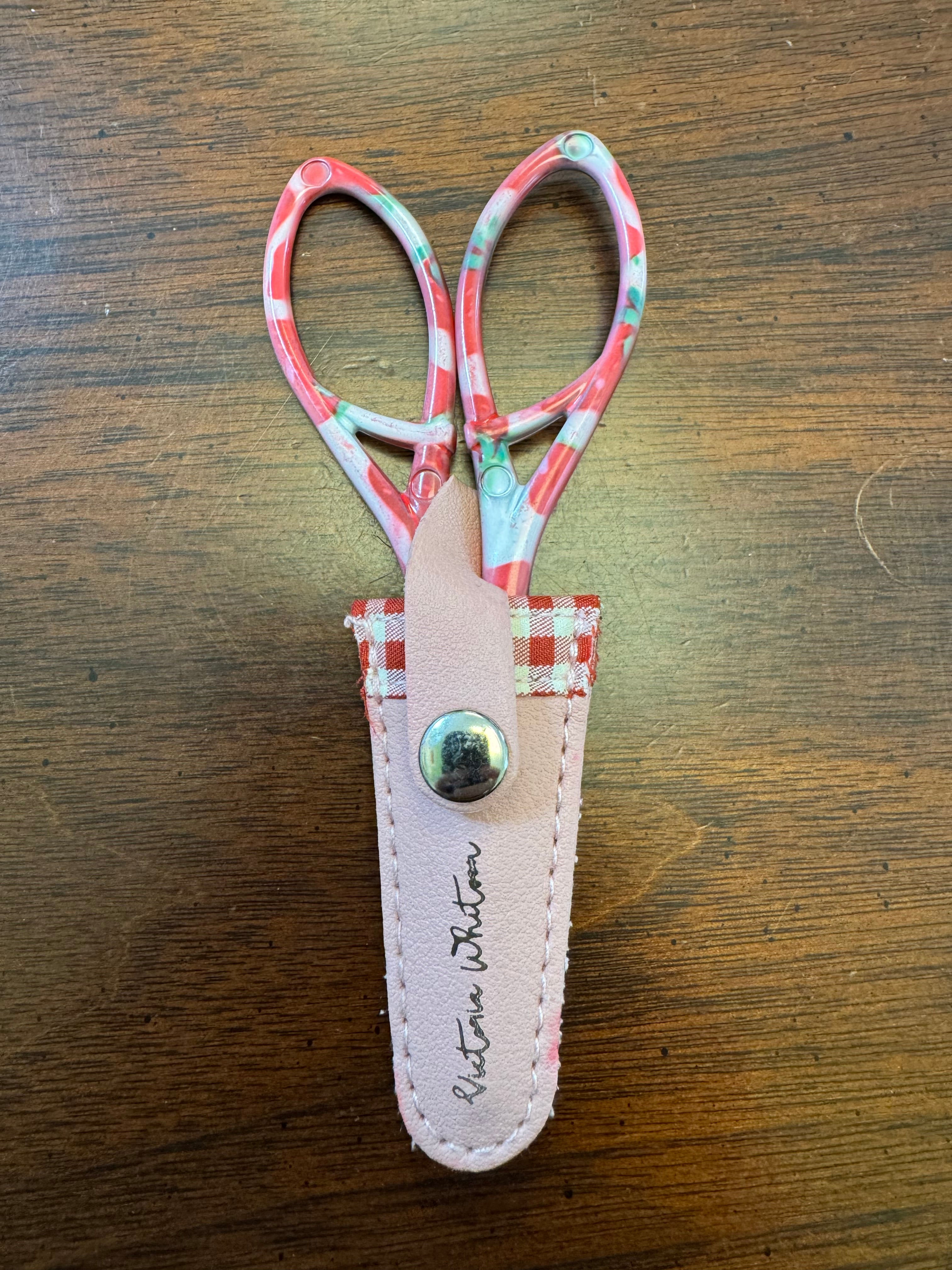 Strawberry handled scissor w/ case – What's the Point?