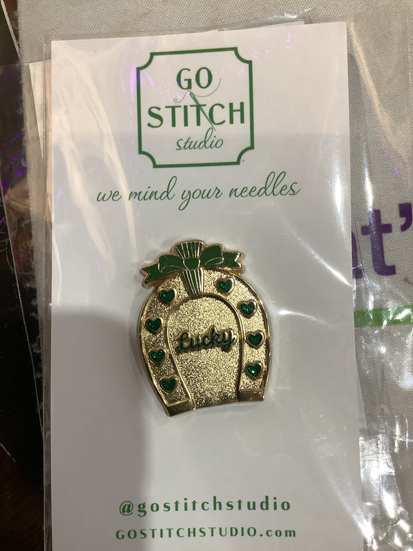 Lucky Heart Horseshoe Needleminder - Emerald