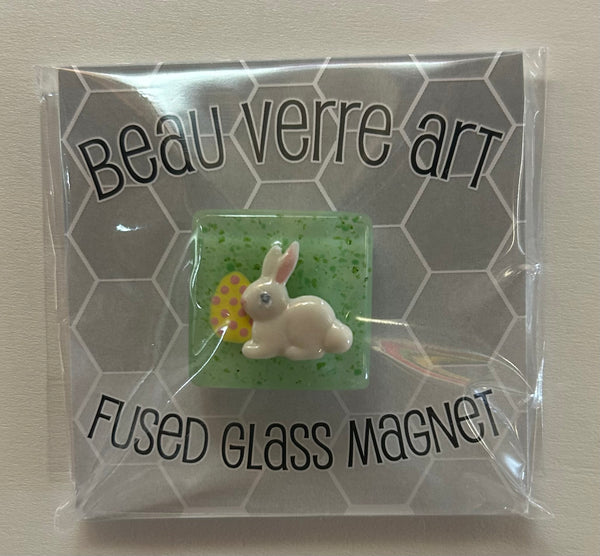 Small Bunny with Egg Needleminder