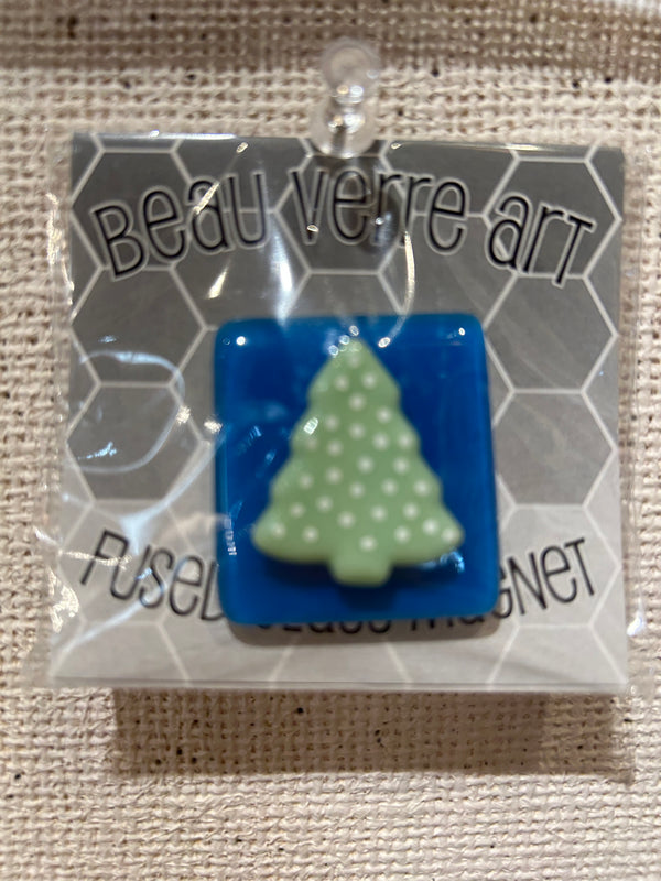 Xmas Tree on Blue Fused Glass Magnet