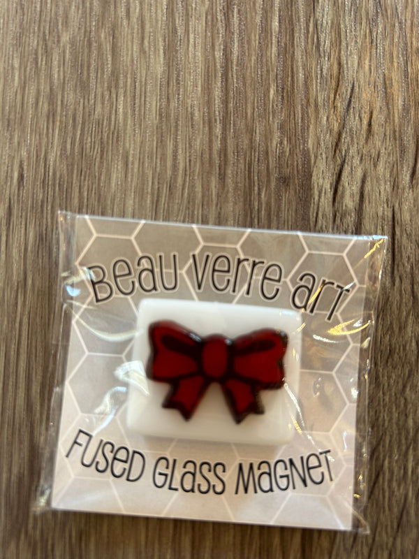 Red/Black Bow Fused Glass Needleminder
