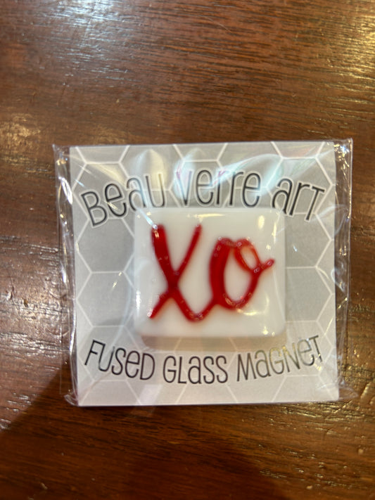 XO on White fused glass needleminder